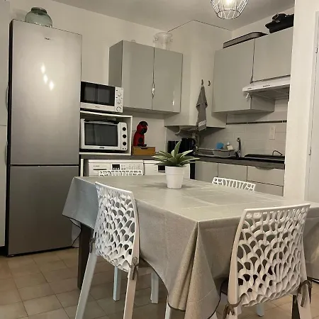 T2 46m2 Avec Grande Terrasse דירה